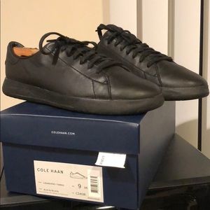Cole haan tennis shoes grand pro 9m